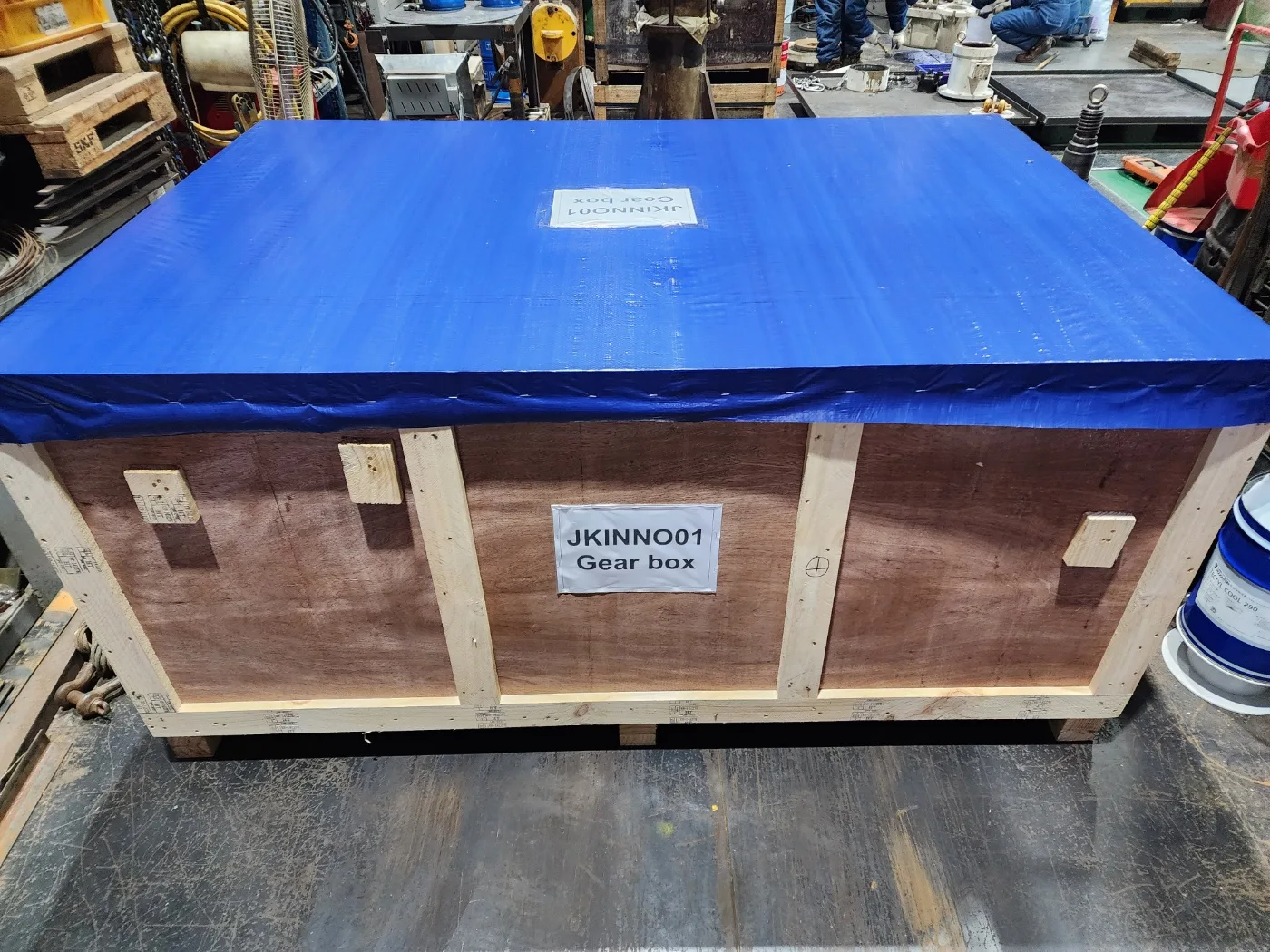 Final export crate for the BC40 gearbox, marked JKINNO01 and tarpaulin sealed